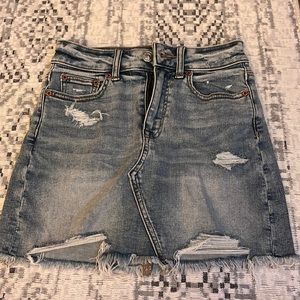 Size 00 American Eagle ripped denim jean skirt
